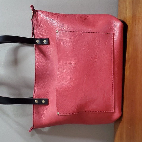Portland Leather Handbags - Portland Leather medium zippered tote 🦄 sugar NWOT